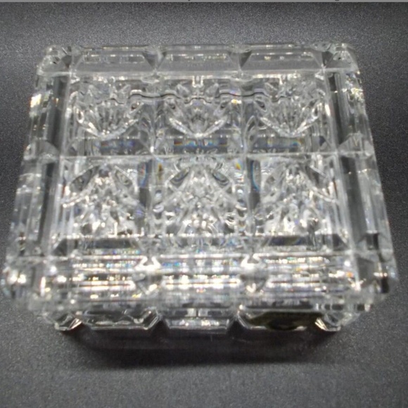 Waterford Society Crystal Square Trinket Box 2002 - Picture 2 of 7